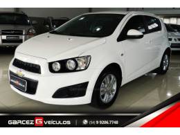 CHEVROLET - SONIC - 2013/2014 - Branca - R$ 42.900,00