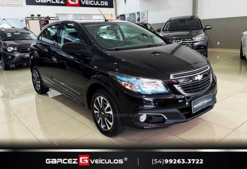 CHEVROLET - ONIX - 2014/2014 - Preta - R$ 51.900,00