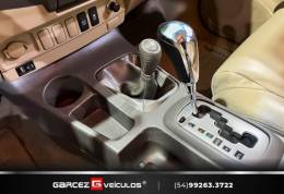 TOYOTA - HILUX SW4 - 2013/2013 - Branca - R$ 144.900,00