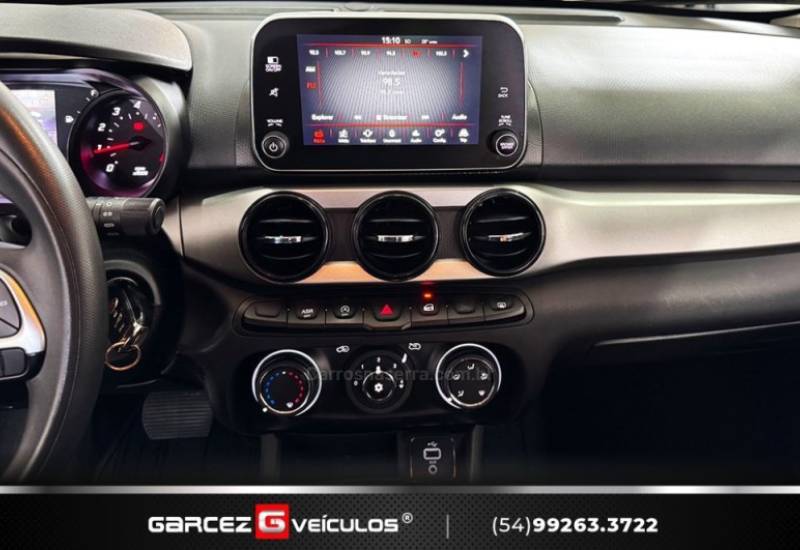 FIAT - CRONOS - 2017/2018 - Branca - R$ 64.900,00