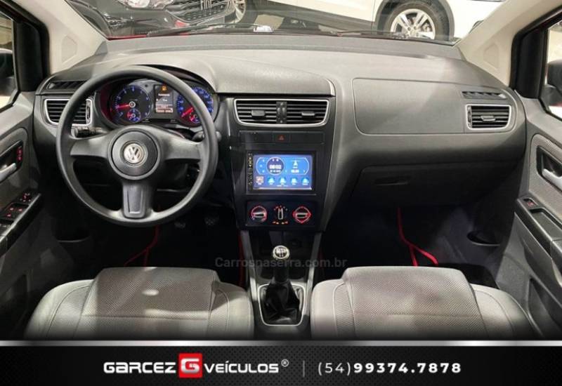 VOLKSWAGEN - FOX - 2010/2011 - Vermelha - R$ 34.900,00