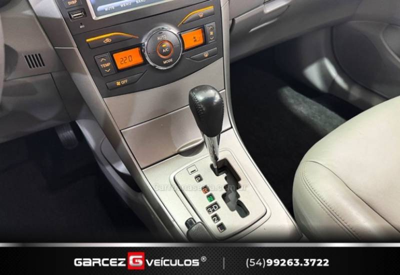 TOYOTA - COROLLA - 2009/2010 - Prata - R$ 58.900,00