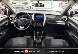 TOYOTA - YARIS - 2021/2022 - Cinza - R$ 84.900,00