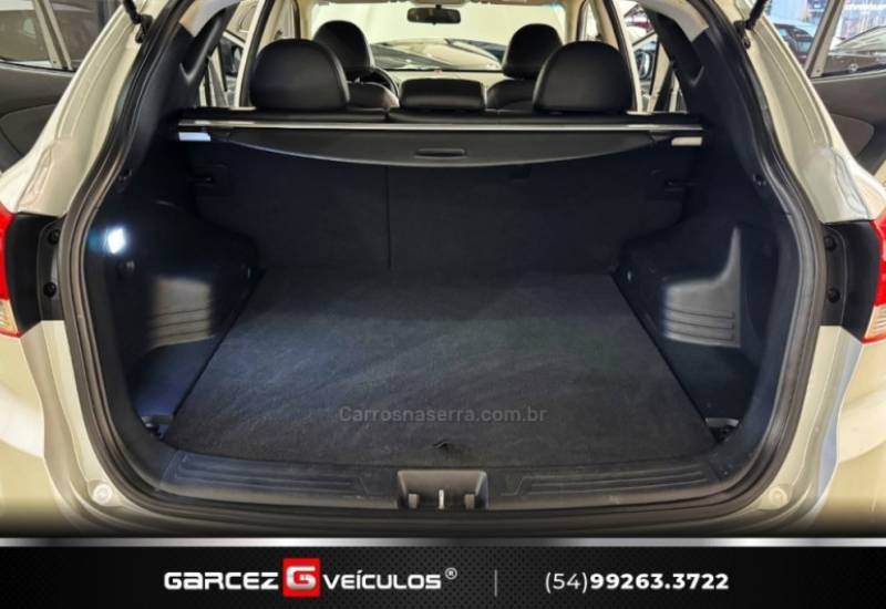 HYUNDAI - IX35 - 2010/2011 - Prata - R$ 57.900,00