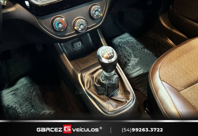 CHEVROLET - COBALT - 2017/2017 - Prata - Sob Consulta