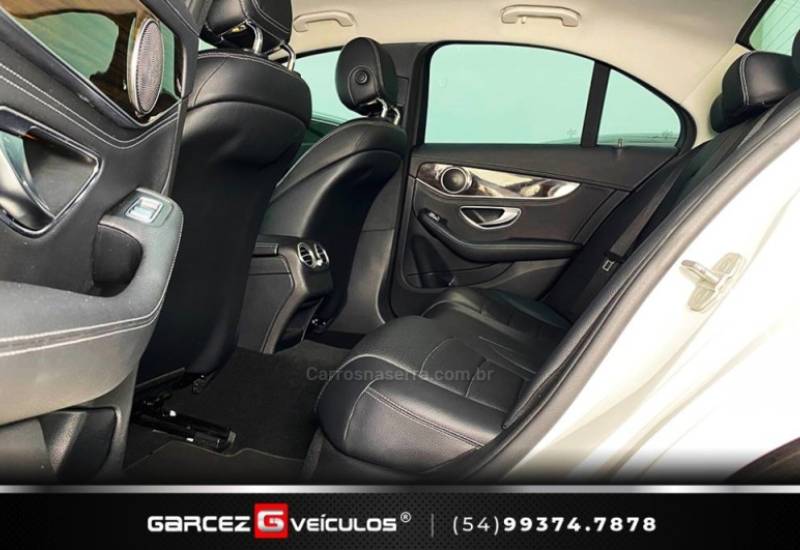 MERCEDES-BENZ - C 180 - 2015/2016 - Branca - R$ 115.000,00