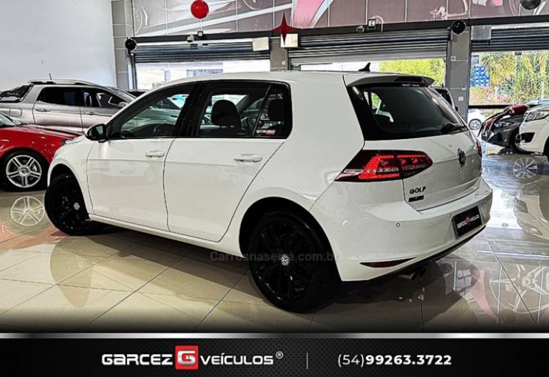 VOLKSWAGEN - GOLF - 2014/2015 - Branca - R$ 83.900,00