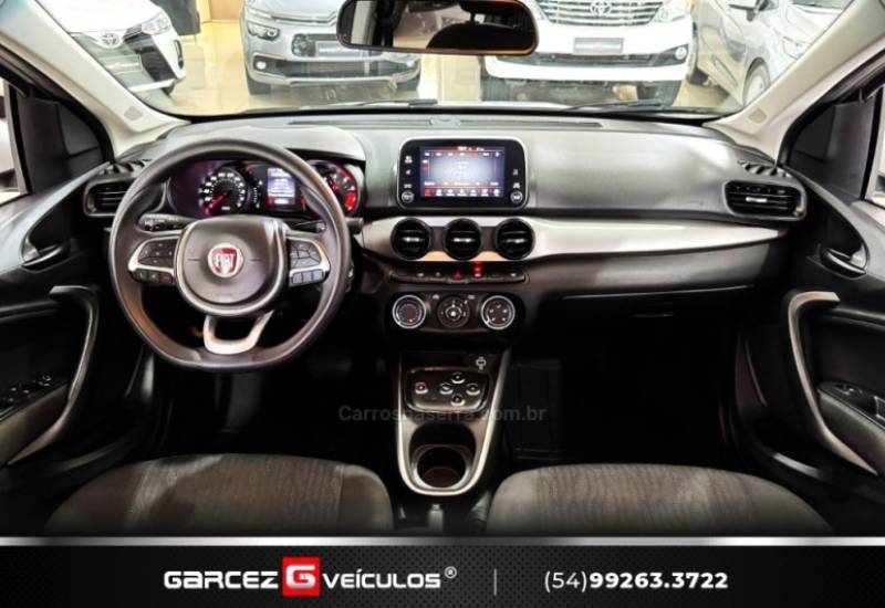 FIAT - CRONOS - 2017/2018 - Branca - R$ 64.900,00