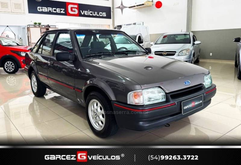 FORD - ESCORT - 1992/1992 - Cinza - R$ 46.000,00