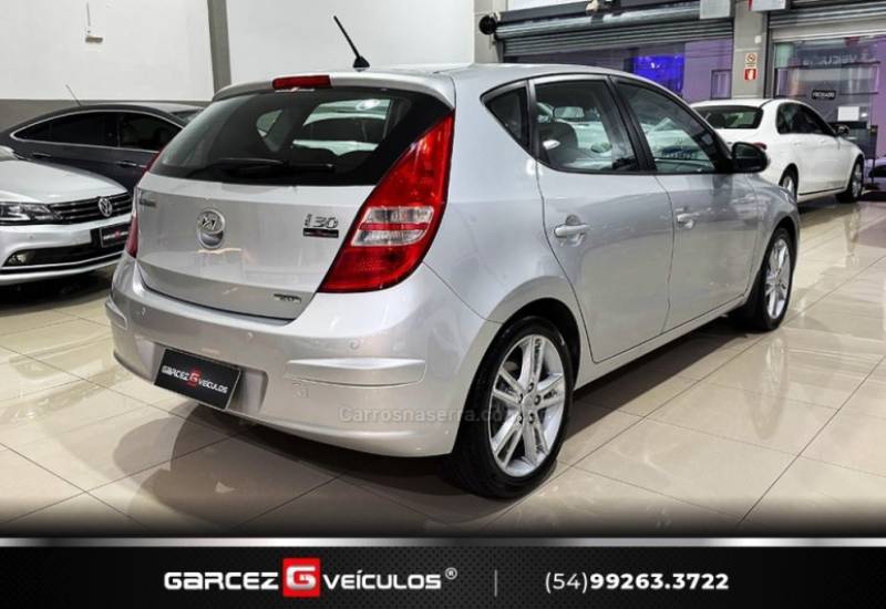 HYUNDAI - I30 - 2010/2011 - Prata - R$ 45.900,00