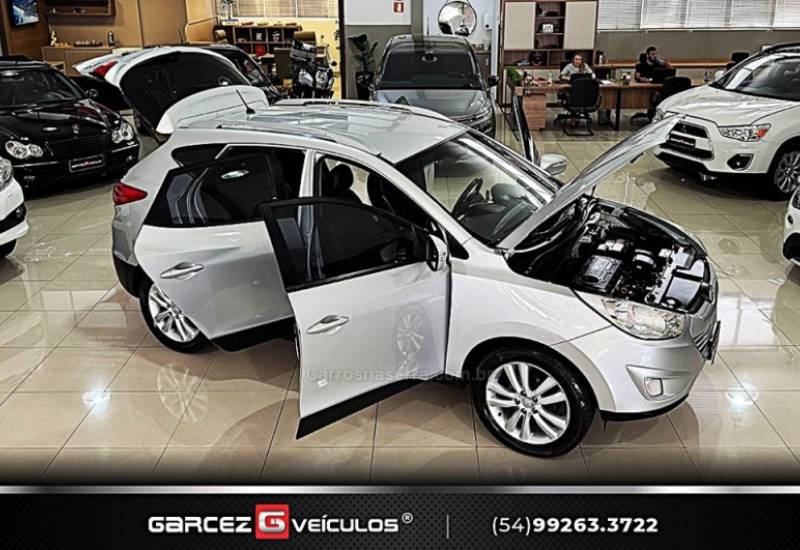 HYUNDAI - IX35 - 2010/2011 - Prata - R$ 57.900,00