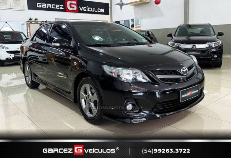 TOYOTA - COROLLA - 2013/2014 - Preta - R$ 75.900,00