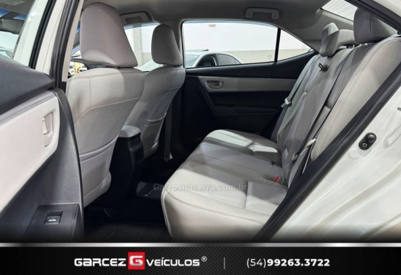 TOYOTA - COROLLA - 2015/2016 - Branca - R$ 88.000,00