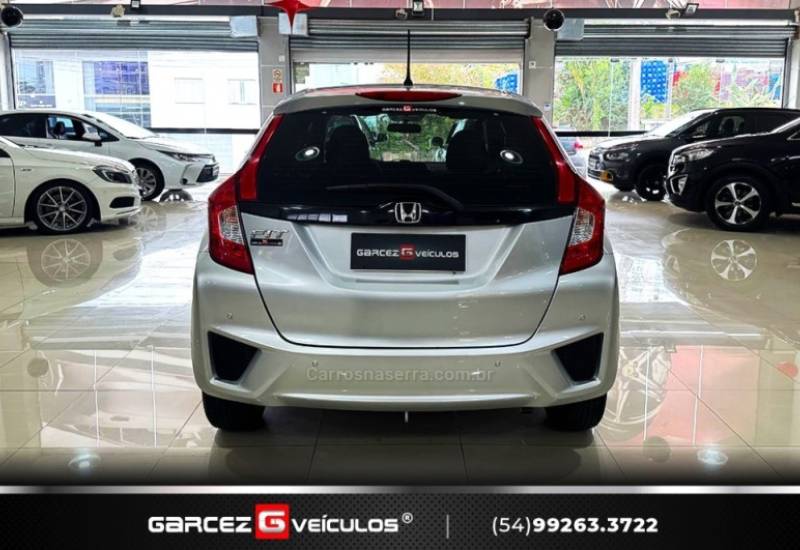 HONDA - FIT - 2015/2015 - Prata - R$ 65.900,00