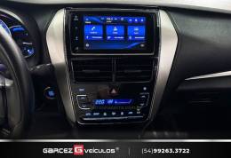 TOYOTA - YARIS - 2021/2022 - Cinza - R$ 84.900,00