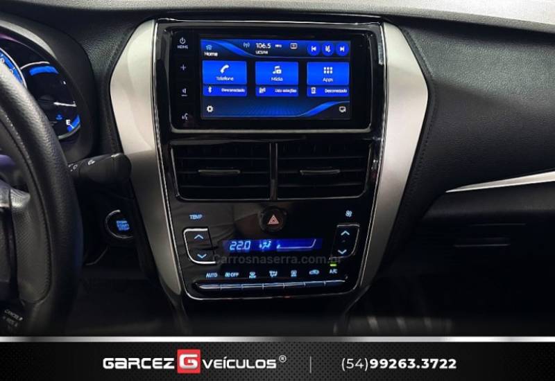 TOYOTA - YARIS - 2021/2022 - Cinza - R$ 84.900,00