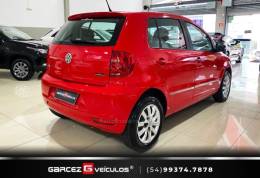VOLKSWAGEN - FOX - 2010/2011 - Vermelha - R$ 34.900,00
