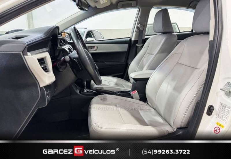 TOYOTA - COROLLA - 2015/2016 - Branca - R$ 88.000,00