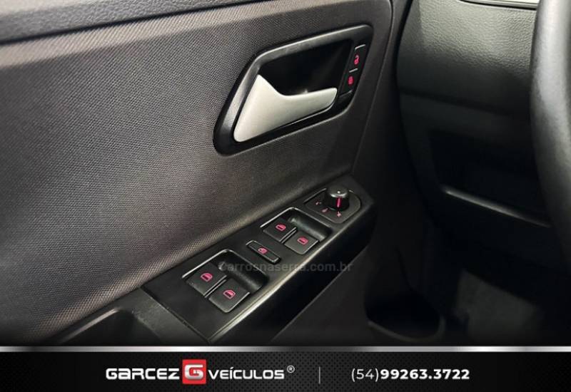 VOLKSWAGEN - SPACEFOX - 2012/2013 - Prata - R$ 45.900,00