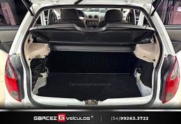 CHEVROLET - CELTA - 2012/2013 - Branca - R$ 35.900,00