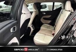VOLVO - XC 40 - 2020/2020 - Preta - R$ 152.000,00