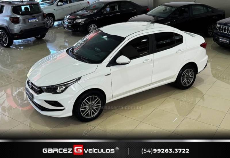 FIAT - CRONOS - 2017/2018 - Branca - R$ 64.900,00