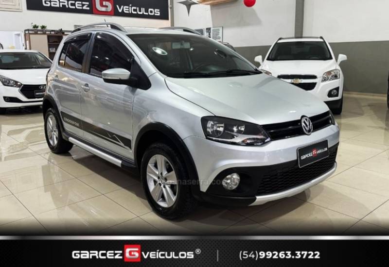 VOLKSWAGEN - CROSSFOX - 2010/2011 - Prata - R$ 45.900,00