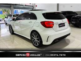 MERCEDES-BENZ - A 250 - 2014/2015 - Branca - R$ 125.000,00