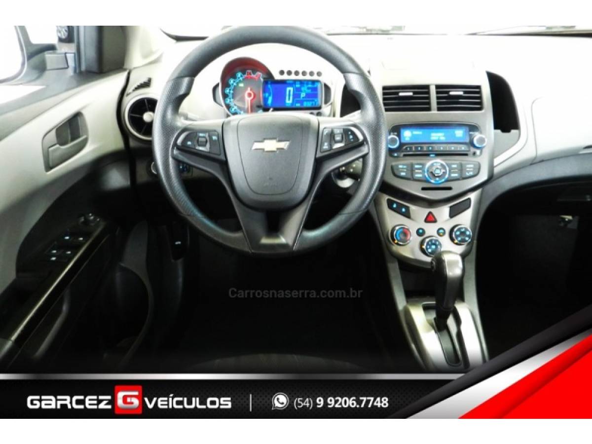 CHEVROLET - SONIC - 2013/2014 - Branca - R$ 42.900,00