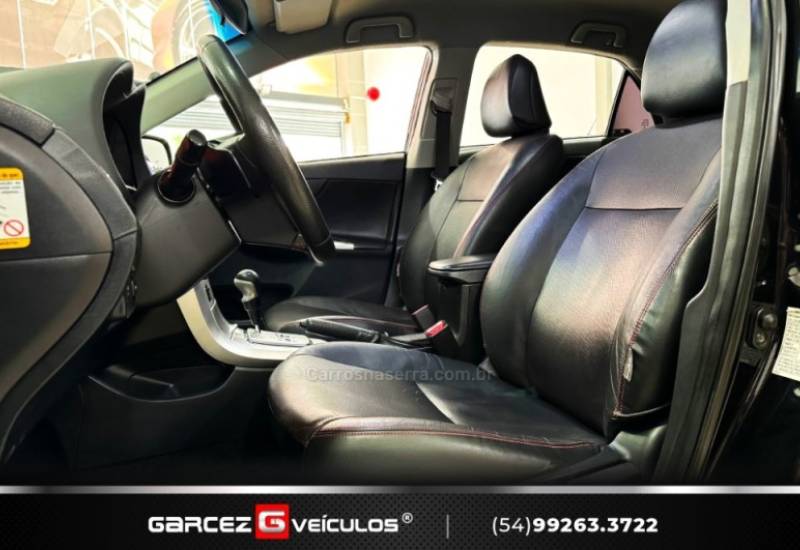 TOYOTA - COROLLA - 2013/2014 - Preta - R$ 75.900,00