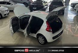 FIAT - PALIO - 2012/2013 - Branca - R$ 33.000,00