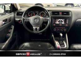 VOLKSWAGEN - JETTA - 2011/2012 - Branca - R$ 69.900,00