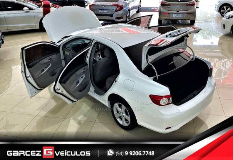 TOYOTA - COROLLA - 2013/2014 - Branca - R$ 74.900,00