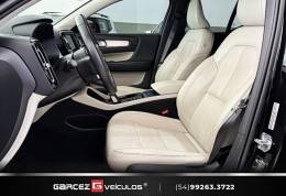 VOLVO - XC 40 - 2020/2020 - Preta - R$ 152.000,00