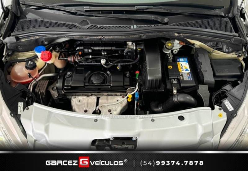 PEUGEOT - 208 - 2015/2016 - Prata - R$ 45.900,00