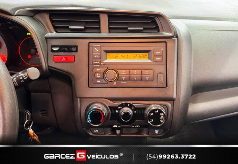 HONDA - FIT - 2015/2015 - Prata - R$ 65.900,00