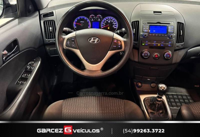 HYUNDAI - I30 - 2010/2011 - Prata - R$ 45.900,00