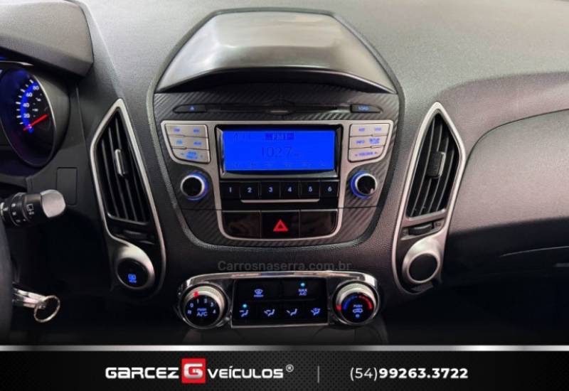 HYUNDAI - IX35 - 2010/2011 - Prata - R$ 57.900,00